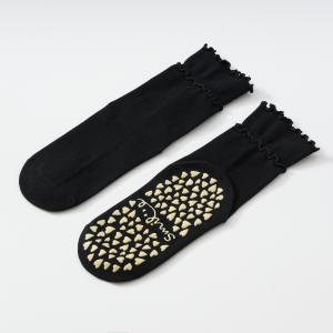 3-Pack Double-Ruffle Yoga Socks - Black